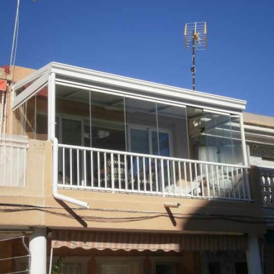 Cerramiento de terraza perfil blanco Cerramiento de terraza perfil blanco