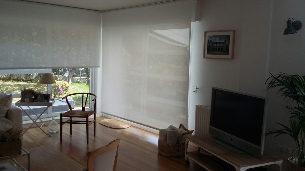 Estor enrollable en esquina