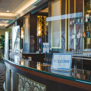 mampara protección hosteleria